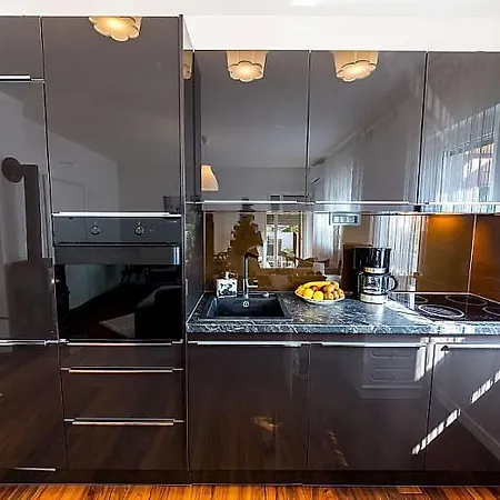 Emily Апартаменты *